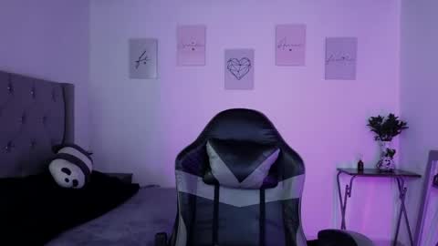 Snapshot of cristal_hilton_10 chatting on 05.26.26 Alejandra from Wednesday to Saturday from 1000 pm to 400 am Colombian hour online show from 05.26.26