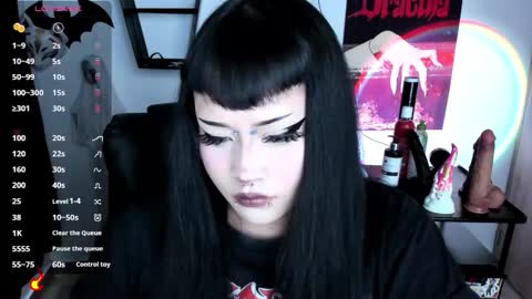 Snapshot of cristal_kosh chatting on 10.29.25 Cris online show from 10.29.25