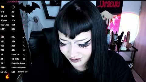 Snapshot of cristal_kosh chatting on 11.24.25 Cris online show from 11.24.25