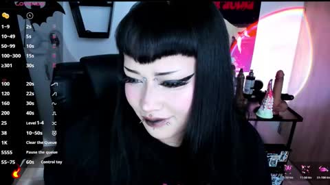 Snapshot of cristal_kosh chatting on 12.02.25 Cris online show from 12.02.25