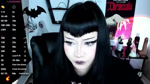 Snapshot of cristal_kosh chatting on 03.25.26 Cris online show from 03.25.26