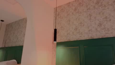 Cristal  online show from 10.18.25