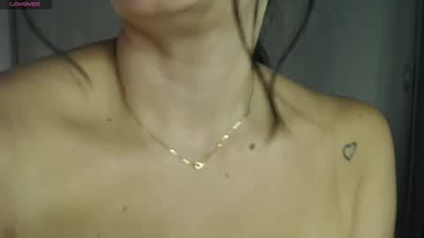 Snapshot of cristal_sexyboobs_ chatting on 12.20.25 Cristal online show from 12.20.25