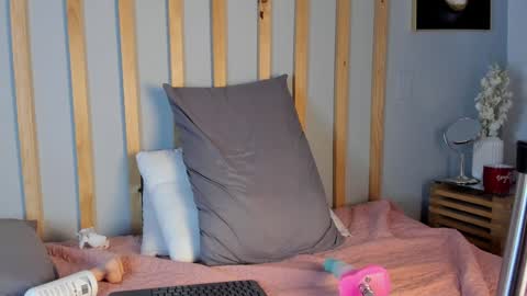 Snapshot of cristalcutte_ chatting on 02.07.25 Cristal Cute online show from 02.07.25