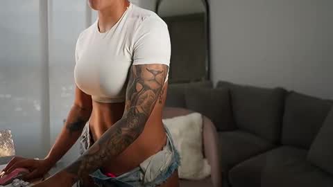 Snapshot of cristalhill chatting on 03.02.26 Laura online show from 03.02.26