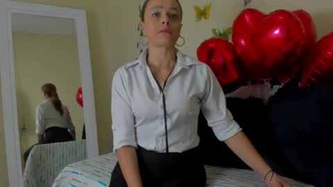 Snapshot of cristalwalker__ chatting on 03.03.25 cristal walker online show from 03.03.25