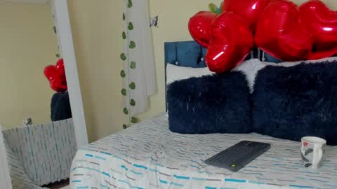 Snapshot of cristalwalker__ chatting on 03.07.25 cristal walker online show from 03.07.25