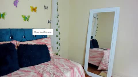 Snapshot of cristalwalker__ chatting on 09.14.25 cristal walker online show from 09.14.25