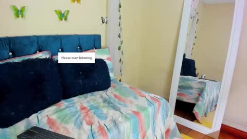 Snapshot of cristalwalker__ chatting on 09.29.25 cristal walker online show from 09.29.25