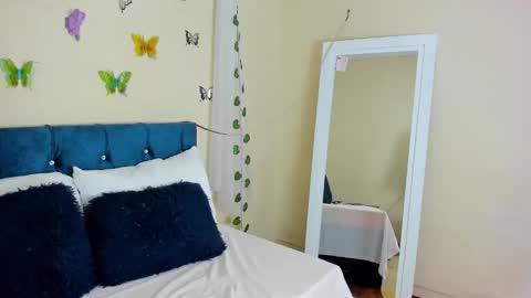 Snapshot of cristalwalker__ chatting on 10.10.25 cristal walker online show from 10.10.25