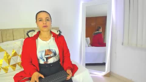 Snapshot of cristalwalker__ chatting on 11.24.25 cristal walker online show from 11.24.25