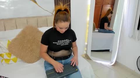 cristal walker online show from 04.04.26