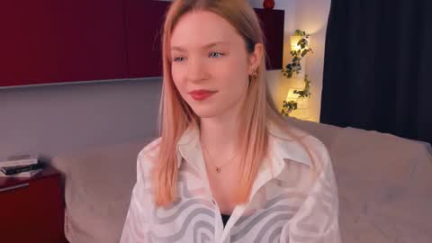 Snapshot of cristasires chatting on 03.25.26 Cristas online show from 03.25.26