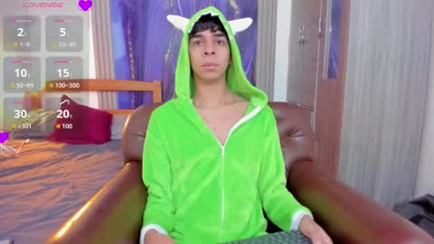 Snapshot of cristhian_slytherin chatting on 11.26.25 cristhian online show from 11.26.25