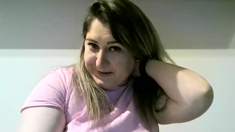 Snapshot of cristina20021991 chatting on 10.25.25 cristina20021991 online show from 10.25.25