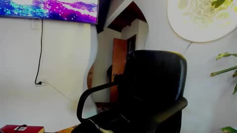 Snapshot of cristobal12cock chatting on 12.21.25 Cristian online show from 12.21.25