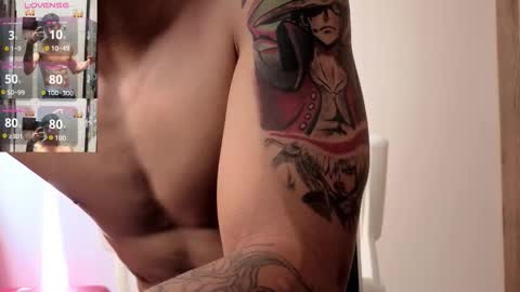 Snapshot of cristopher23_ chatting on 10.28.25 cristopher23 online show from 10.28.25