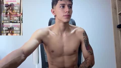 Snapshot of cristopher23_ chatting on 11.19.25 cristopher23 online show from 11.19.25