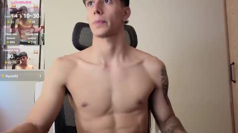 Snapshot of cristopher23_ chatting on 11.28.25 cristopher23 online show from 11.28.25