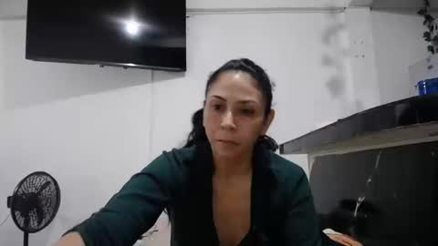 crisyoha4020 online show from 10.15.25