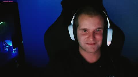 Snapshot of croissant911 chatting on 12.04.24 Anderson online show from 12.04.24