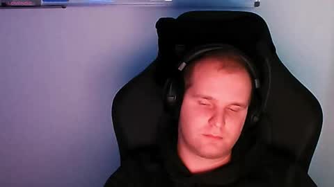 Snapshot of croissant911 chatting on 11.14.25 Anderson online show from 11.14.25