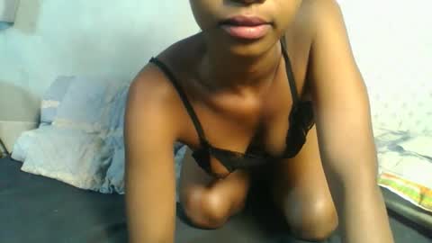 Snapshot of crush069 chatting on 11.04.25 crush069 online show from 11.04.25