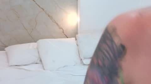 Snapshot of cry_baby800 chatting on 11.12.25 Cry online show from 11.12.25