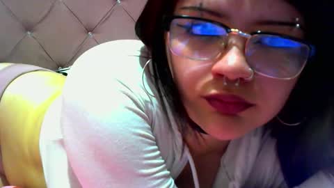 Snapshot of crystal0107 chatting on 03.25.26 crystal0107 online show from 03.25.26