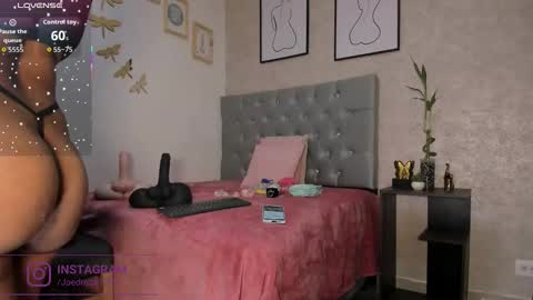 Snapshot of crystal_beennz chatting on 02.20.26 online show from 02.20.26