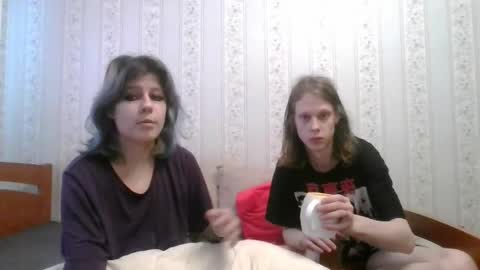 Snapshot of crystal_porn_love chatting on 12.04.24 Crystal and Marcl online show from 12.04.24