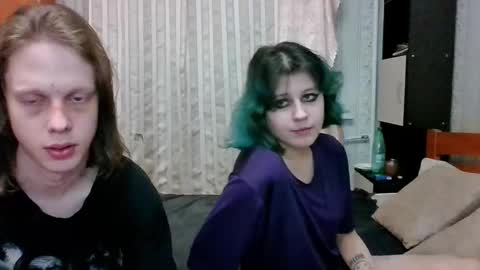 Snapshot of crystal_porn_love chatting on 03.01.25 Crystal and Marcl online show from 03.01.25