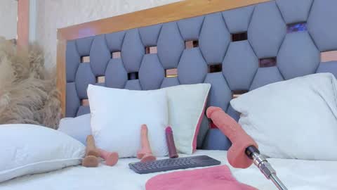 crystal_sm online show from 02.21.26