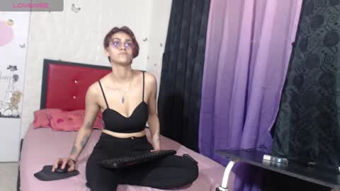 Crystal Blaze online show from 01.11.25