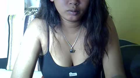 Snapshot of crystalbellax chatting on 05.13.26 crystalbellax online show from 05.13.26
