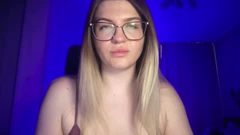 crystalblush01 online show from 03.25.26