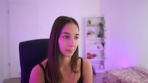 Snapshot of crystalbrunette18 chatting on 04.07.26 Crystalbrunette18 online show from 04.07.26