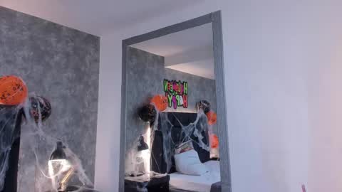 Crystal online show from 10.22.25