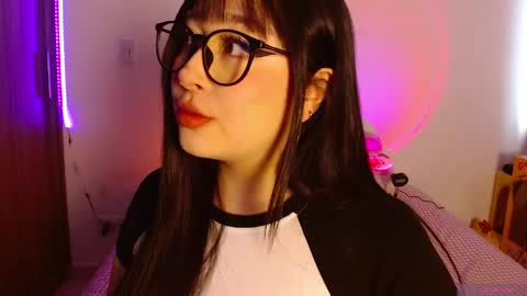 Olivia  online show from 04.22.26