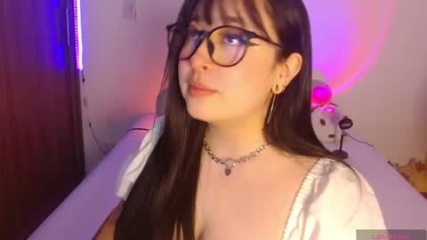 Snapshot of crystalitesq chatting on 07.24.26 Olivia online show from 07.24.26