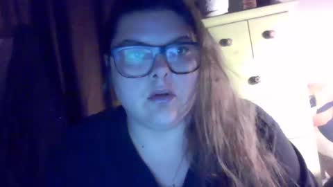 Snapshot of crystalizzzee chatting on 01.03.25 Herekittykitty69 online show from 01.03.25