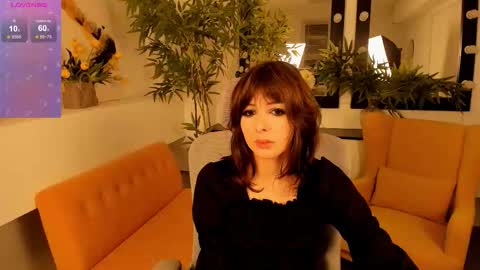 Snapshot of crystallbloom chatting on 09.19.25 crystallbloom online show from 09.19.25