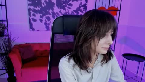 Snapshot of crystallbloom chatting on 10.07.25 crystallbloom online show from 10.07.25