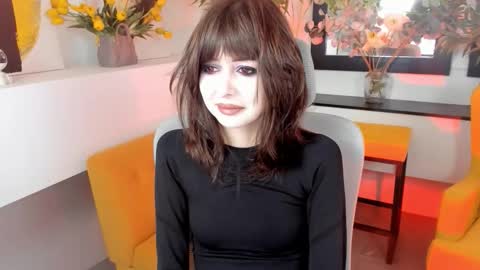 Snapshot of crystallbloom chatting on 10.20.25 crystallbloom online show from 10.20.25