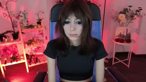 Snapshot of crystallbloom chatting on 01.15.26 crystallbloom online show from 01.15.26