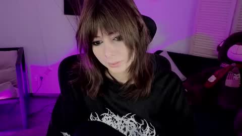 Snapshot of crystallbloom chatting on 02.08.26 crystallbloom online show from 02.08.26