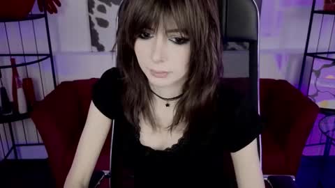 Snapshot of crystallbloom chatting on 03.04.26 crystallbloom online show from 03.04.26