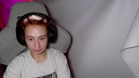 Snapshot of crystallkris chatting on 01.11.25 Kristina online show from 01.11.25