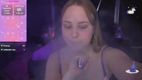 crystallpaws_ online show from 09.18.25