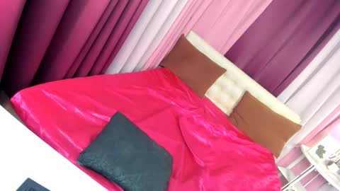 Snapshot of crystalriches chatting on 11.16.25 crystalriches online show from 11.16.25